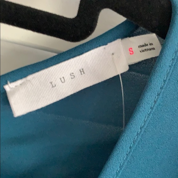 Lush Cuff Sleeve Woven Tee - Picture 4 of 4